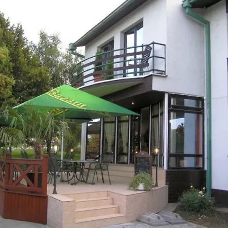 Guest Centre Hotel Štúrovo