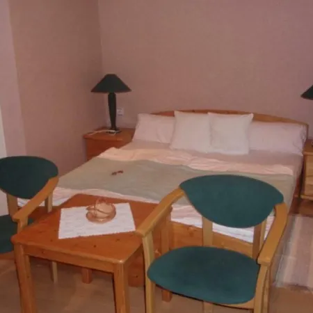 Guest Centre Hotel 3*