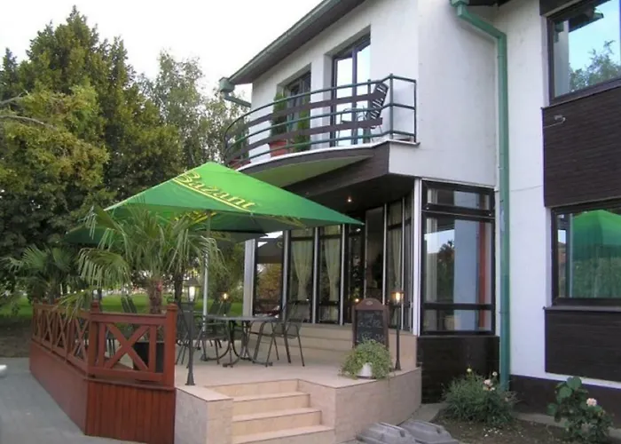 Guest Centre Hotel Štúrovo